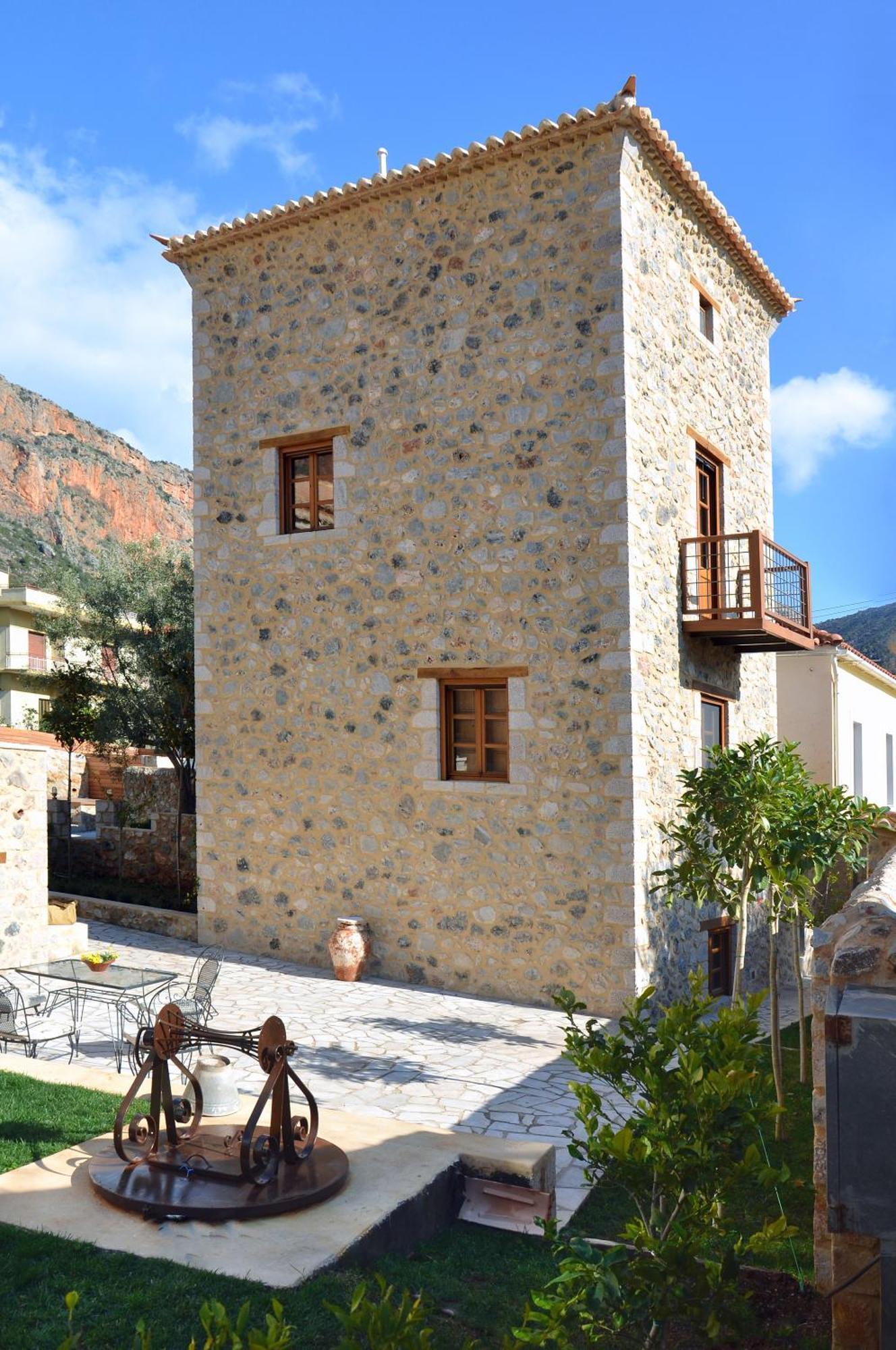 Archontiko Chioti Hotel Leonidio Exterior photo