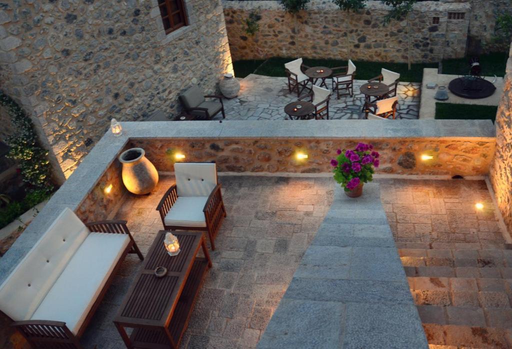 Archontiko Chioti Hotel Leonidio Exterior photo